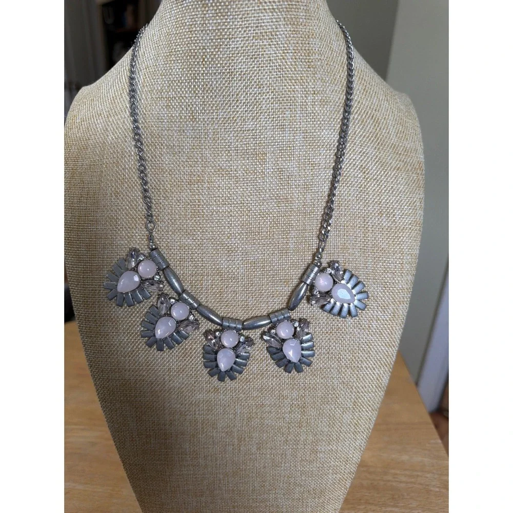 New York & Company Pink‎ Cabochon Rhinestone Fan Statement Necklace Gunmetal